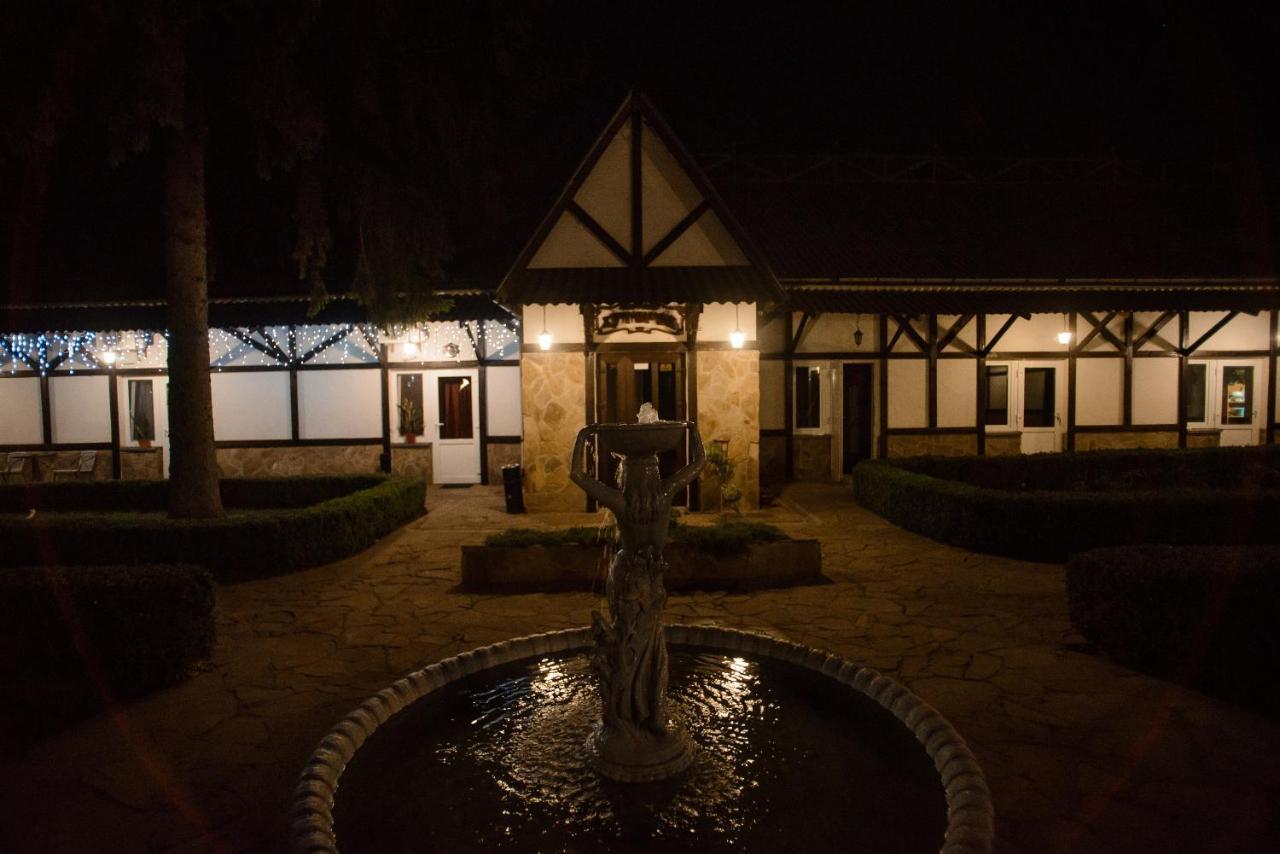 Хуторок Hotel Smila Exterior foto